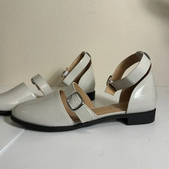 New Journee Collection Constance Double Buckle Flats Grey size 9.5W - Picture 4 of 9